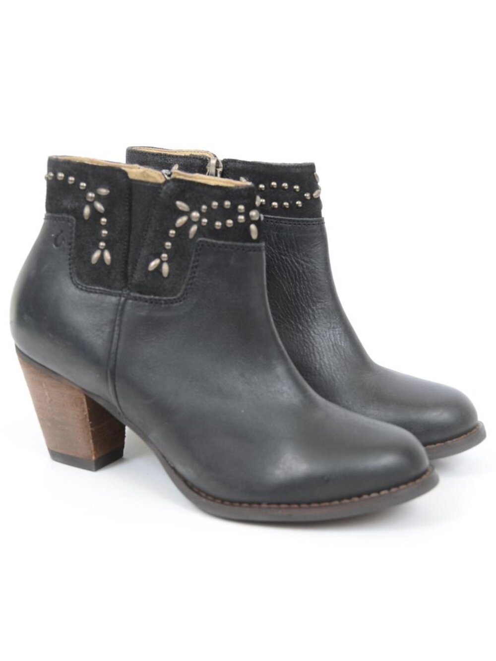 NWT Olukai Women's 7.5 Ho'Ohilu Bootie Black Leather Metal Rivet‎ Rocker Chic